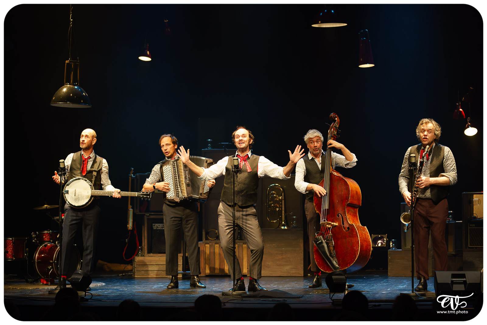 NOS COURSES FOLLES - LES FOUTEURS DE JOIE